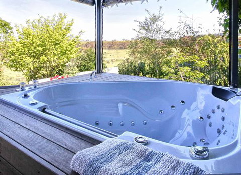 A Way To Relax At Welcome Springs Country Stays - South Australia Travel 1